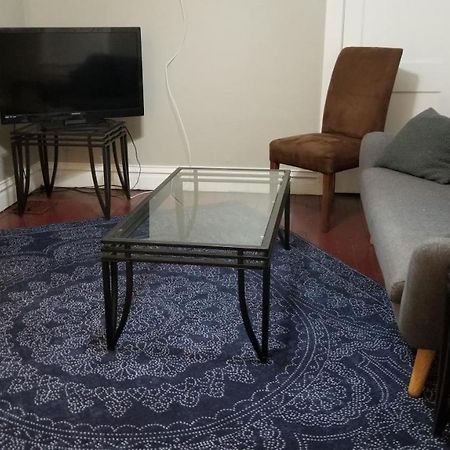 E Michigan Walk Up Furnished 1 Bedroom Apt Lansing Esterno foto